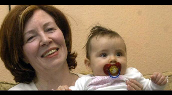 13 çocuk annesi 65 yaşındaki kadın dördüz doğurdu