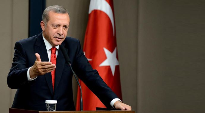 Erdoğan pankartı gördü, sözü aldı! Erdoğan pankartı gördü, sözü aldı!
