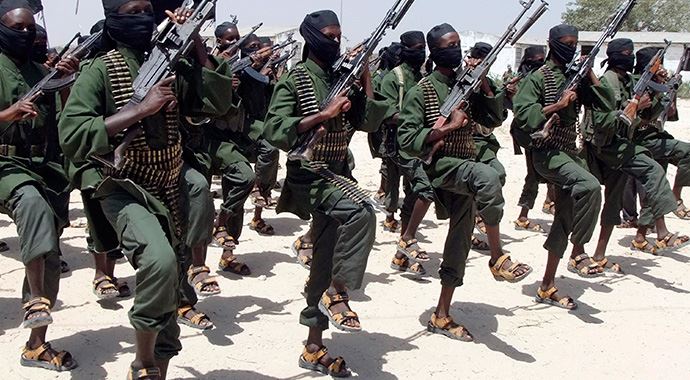 Kenya'da polis konvoyuna saldırı: 5 yaralı Kenya'da polis konvoyuna saldırı: 5 yaralı