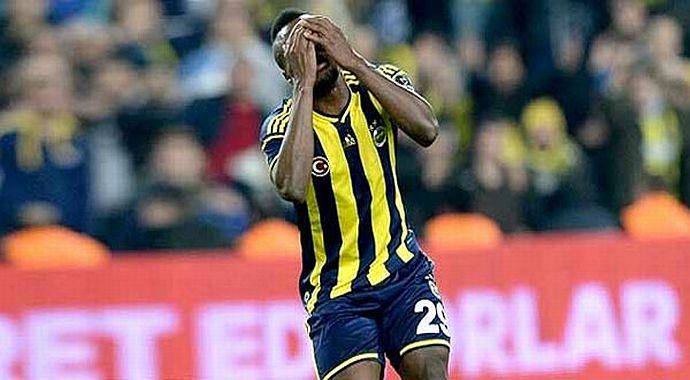 Emenike'nin babası vefat etti! Emenike'nin babası vefat etti!