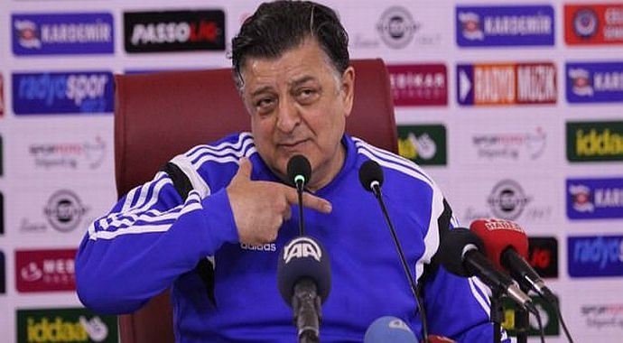 Yılmaz Vural: Çok şükür topu dışarı attı Yılmaz Vural: Çok şükür topu dışarı attı