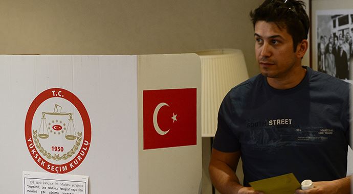 Rusya'daki Türk vatandaşları sandık başında Rusya'daki Türk vatandaşları sandık başında