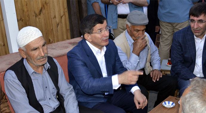 Başbakan sabah namazını Ulu Cami'de kıldı Başbakan sabah namazını Ulu Cami'de kıldı