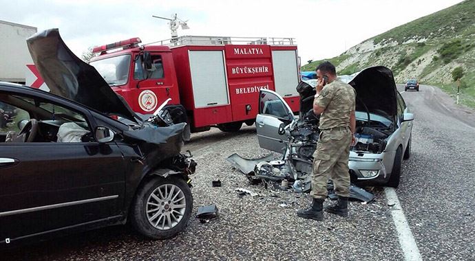 Malatya&#039;da feci kaza! 13 kişi yaralandı 