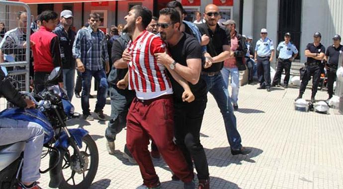 HDP Samsun mitinginde gergin anlar HDP Samsun mitinginde gergin anlar