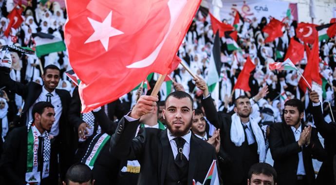 Gazze'de iki bin çift dünya evine girdi Gazze'de iki bin çift dünya evine girdi