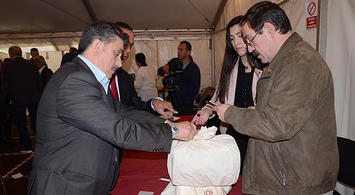 Almanya'da yaklaşık 535 bin oy kullanıldı Almanya'da yaklaşık 535 bin oy kullanıldı