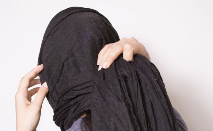 Avrupa&#039;nın göbeğinde Müslümana barbarlık