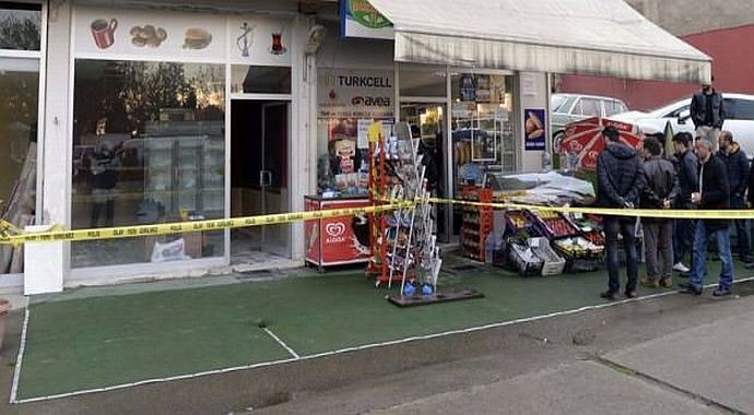 Dükkanında boğazı kesilmiş halde bulundu