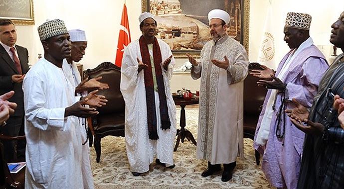 Görmez İslam alemi için dua etti Görmez İslam alemi için dua etti