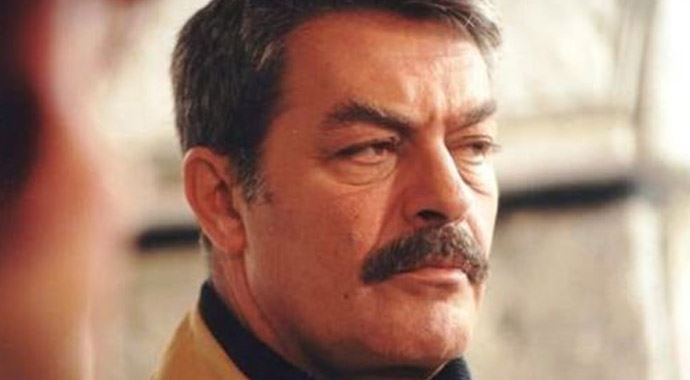 Kadir İnanır canlı yayında Zeki Alasya'yı anlattı Kadir İnanır canlı yayında Zeki Alasya'yı anlattı