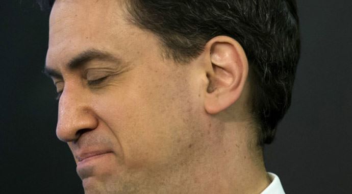 İngiltere'de İşçi Partisi Genel Başkanı istifa etti İngiltere'de İşçi Partisi Genel Başkanı istifa etti