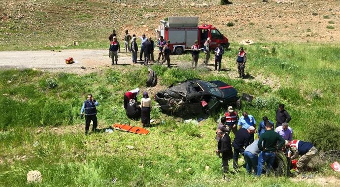 Batman'da trafik kazası: 1 ölü, 5 yaralı Batman'da trafik kazası: 1 ölü, 5 yaralı