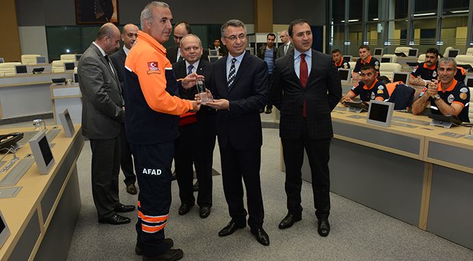 AFAD&#039;ın Nepal&#039;e giden ekibine plaket