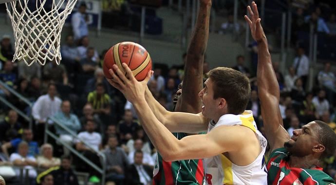 Fenerbahçe Ülker - Pınar Karşıyaka: 84-70 Fenerbahçe Ülker - Pınar Karşıyaka: 84-70