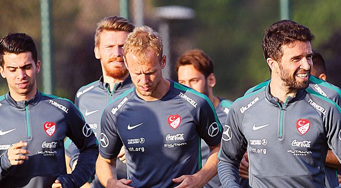 Fatih Terim Milli Takım'ın performansından dolayı mutlu Fatih Terim Milli Takım'ın performansından dolayı mutlu