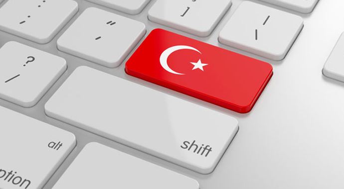 Türkiye seçimi internetten takip etti