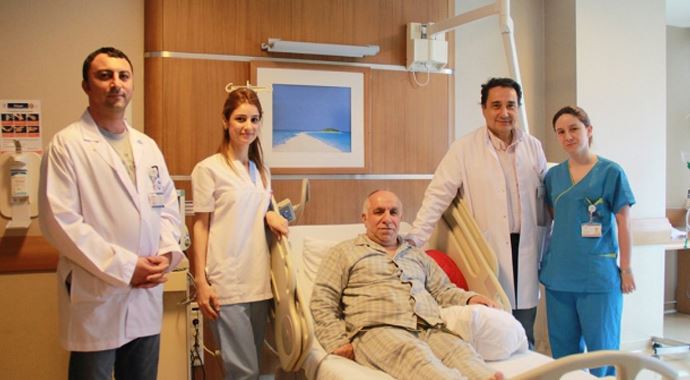 Beş santimlik kesiden kalp kapakçığı değişti