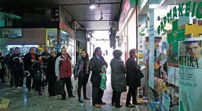 Yunanistan'da koalisyon hükümetine isyan! 24 saat ilaç yok Yunanistan'da koalisyon hükümetine isyan! 24 saat ilaç yok