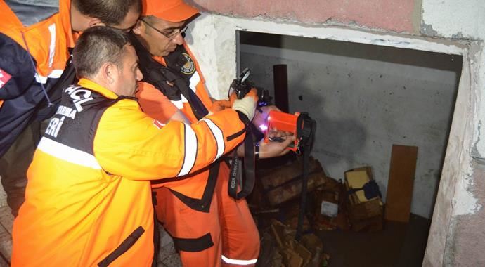 Kayseri'de akıl almaz olay! Baba ve kızı evlerinde boğularak öldü