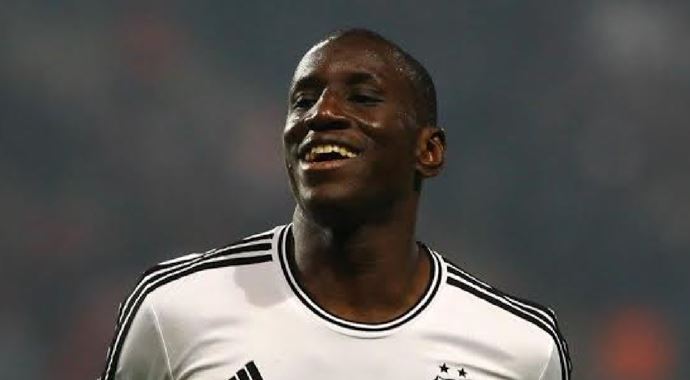 Shanghai Shenhua: Demba Ba ile ilgileniyoruz Shanghai Shenhua: Demba Ba ile ilgileniyoruz