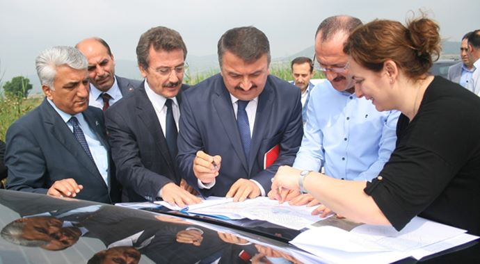 Otomotiv test merkezinin temeli atılıyor Otomotiv test merkezinin temeli atılıyor