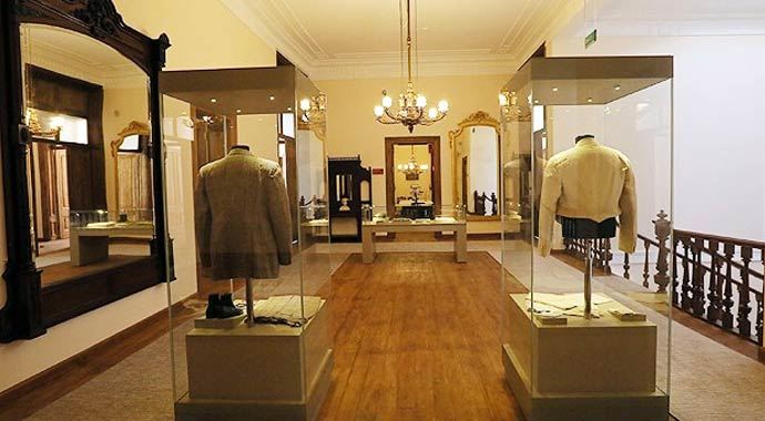 Atatürk&#039;e hediye edilen tarihi halı kayboldu