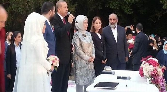 Cumhurbaşkanı Erdoğan nikah şahidi oldu Cumhurbaşkanı Erdoğan nikah şahidi oldu