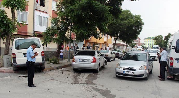 Konya&#039;da şüphelileri kovalayan polis aracı kaza yaptı!