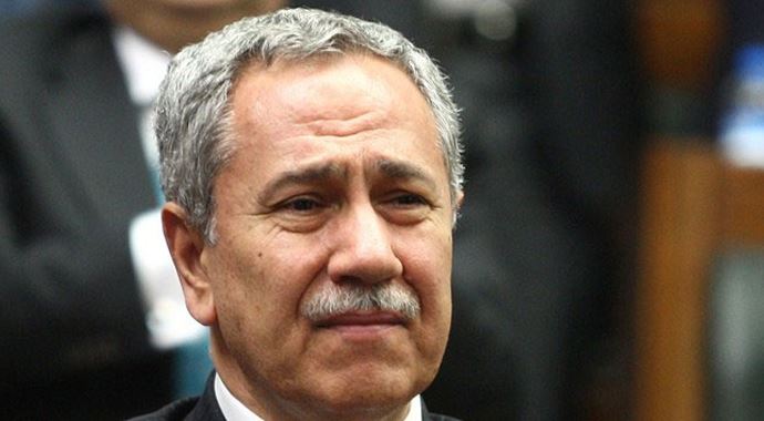 Bülent Arınç kayınvalidesini son yolculuğuna uğurladı! Bülent Arınç kayınvalidesini son yolculuğuna uğurladı!