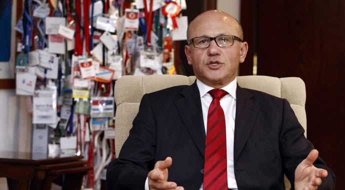 KKTC'de yeni lider Mehmet Ali Talat