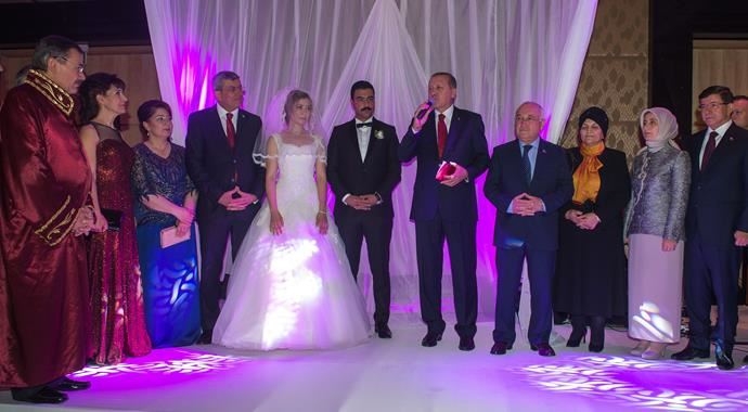 Gökçek kıydı, Erdoğan ve Davutoğlu şahit oldu Gökçek kıydı, Erdoğan ve Davutoğlu şahit oldu