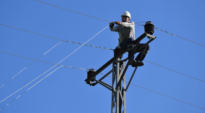 Diyarbakır&#039;da bir bunu yapmamışlardı! Kaçak elektrikten sonra...