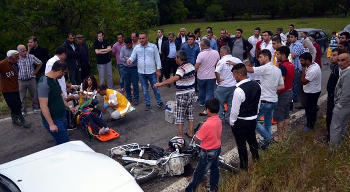 Kahramanmaraş&#039;ta minibüs otomobille çarpıştı, çok sayıda yaralı var