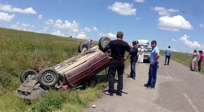 Kalp krizi geçiren sürücü kaza yaptı, 2 kişi yaralandı