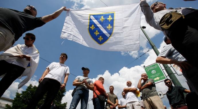 Boşnaklar&#039;dan Naser Oriç&#039;e destek