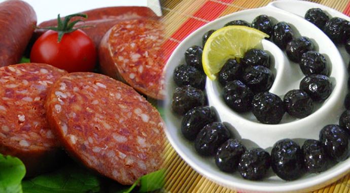 Sahurda zeytin ve sucuktan uzak durun! Sahurda zeytin ve sucuktan uzak durun!