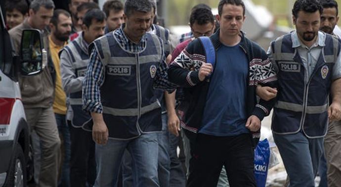 2'si TRT çalışanı 15 kişi gözaltına alındı! 2'si TRT çalışanı 15 kişi gözaltına alındı!