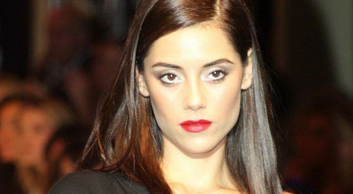 Cansu Dere yerine o isim seçildi Cansu Dere yerine o isim seçildi