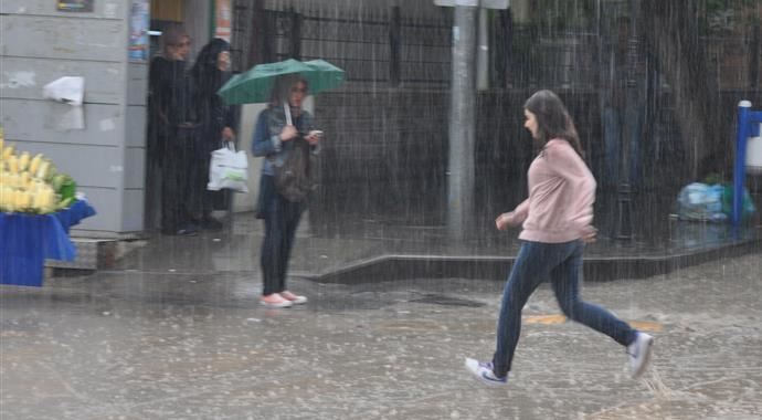 İstanbul'un Avrupa yakasında yaşayanlar dikkat! Yağmur geliyor... İstanbul'un Avrupa yakasında yaşayanlar dikkat! Yağmur geliyor...