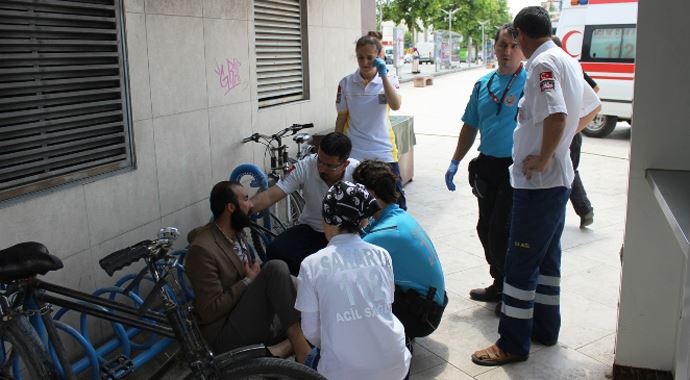 15 günlük açlık grevi sağlık ekiplerinin iknasıyla son buldu