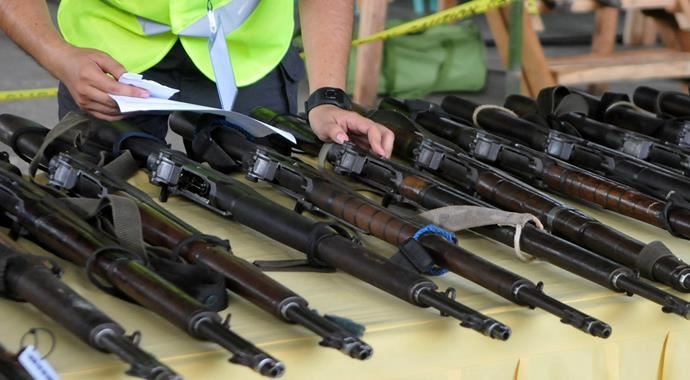 Tarihi anlaşma! 40 yıl sonra silahlar bırakıldı