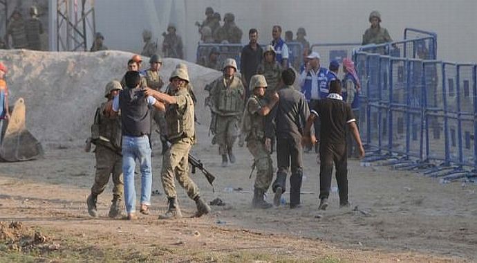 Türkiye'ye kaçan 2 DAEŞ militanı tutuklandı Türkiye'ye kaçan 2 DAEŞ militanı tutuklandı