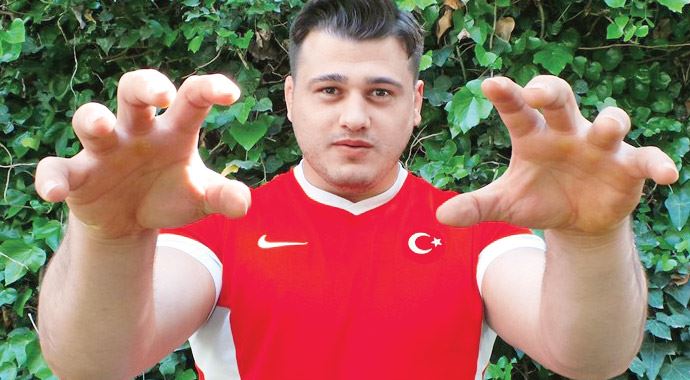 Altın Adam'a çürük raporu Altın Adam'a çürük raporu