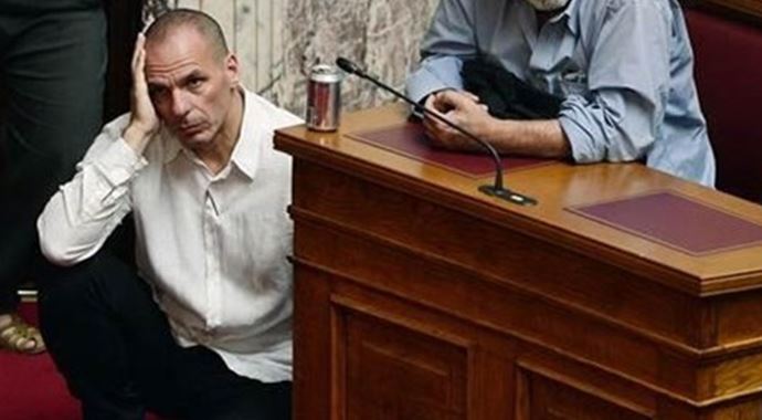 Yunanistan parlamentosunda bakan Varoufakis&#039;in zor anları