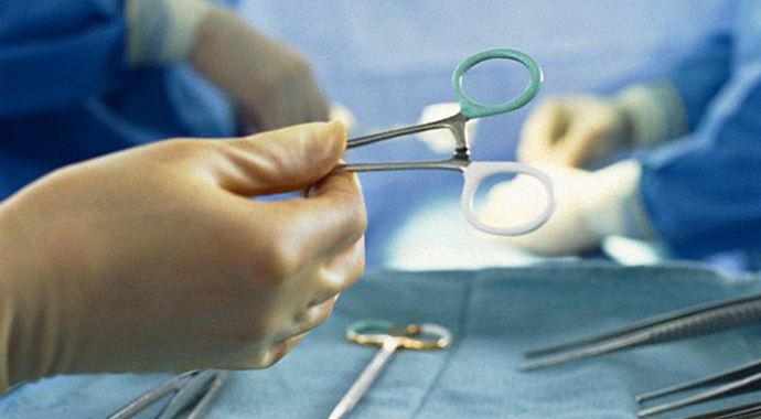 Narkozun etkisi geçti, acılar içinde ameliyat oldu Narkozun etkisi geçti, acılar içinde ameliyat oldu