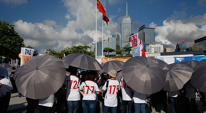 Hong Kong'da göstericiler sokaklara döküldü Hong Kong'da göstericiler sokaklara döküldü