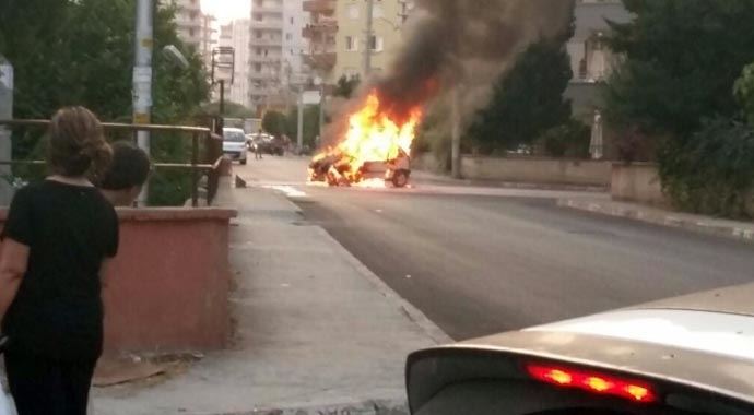 LPG'li araç alev alev yandı LPG'li araç alev alev yandı