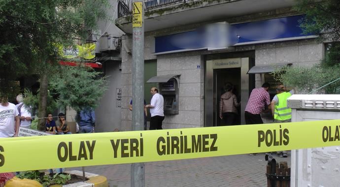 Düzce'de banka müdürü odasında ölü bulundu Düzce'de banka müdürü odasında ölü bulundu