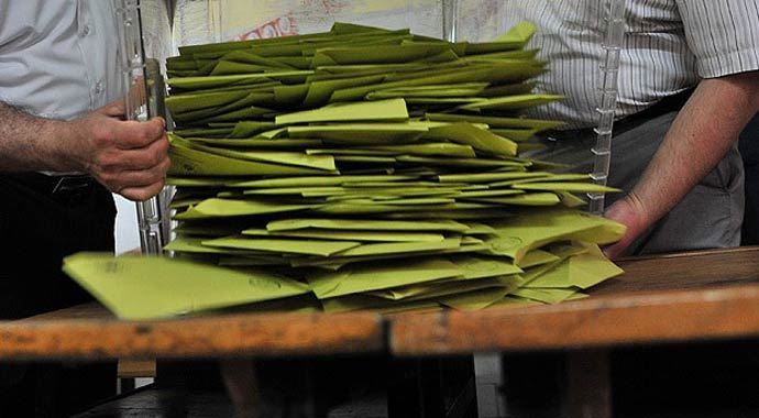 YSK'dan AK Parti'nin olağanüstü itirazlarına ret YSK'dan AK Parti'nin olağanüstü itirazlarına ret